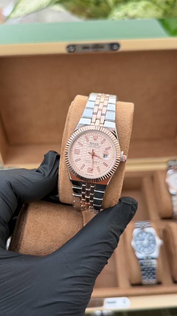 Luxury Date Display Men’s Watch – Rose Gold Dial with Two-Tone Metal Bracelet