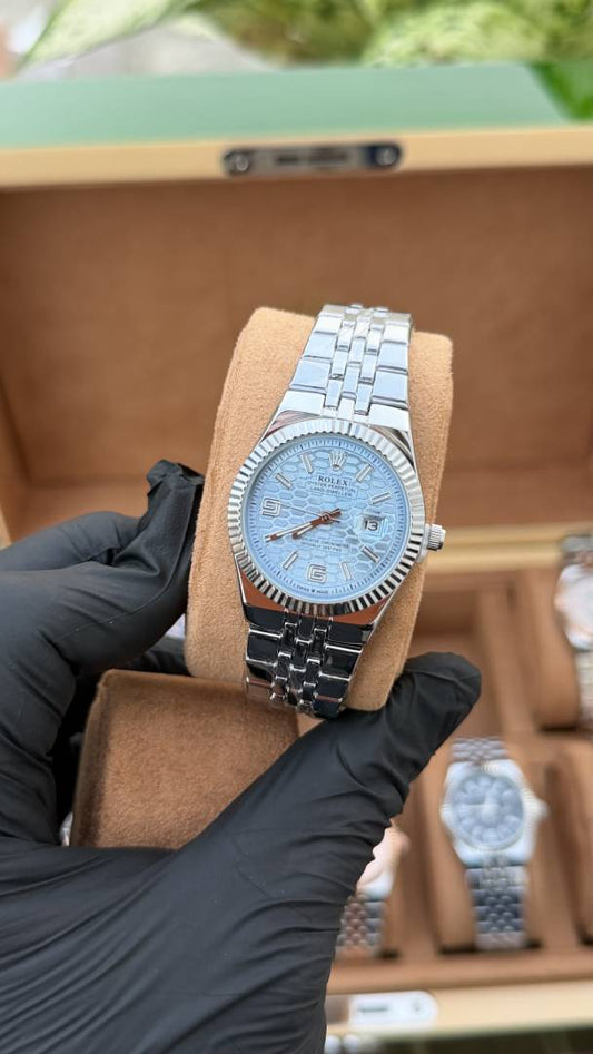 Luxury Date Display Men’s Watch – Ice Blue Dial with Silver Metal Bracelet